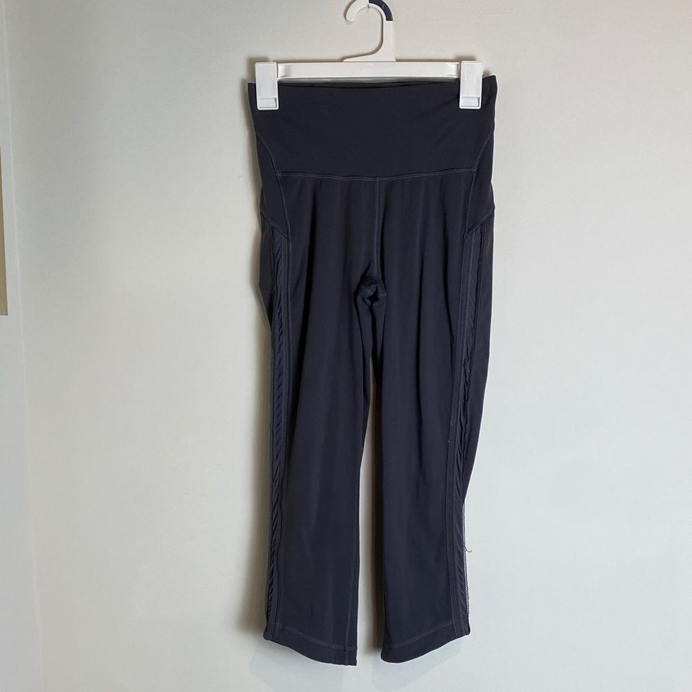 Lululemon Purple Ribbon Shear Seam Wunder Under Leggings Size 6